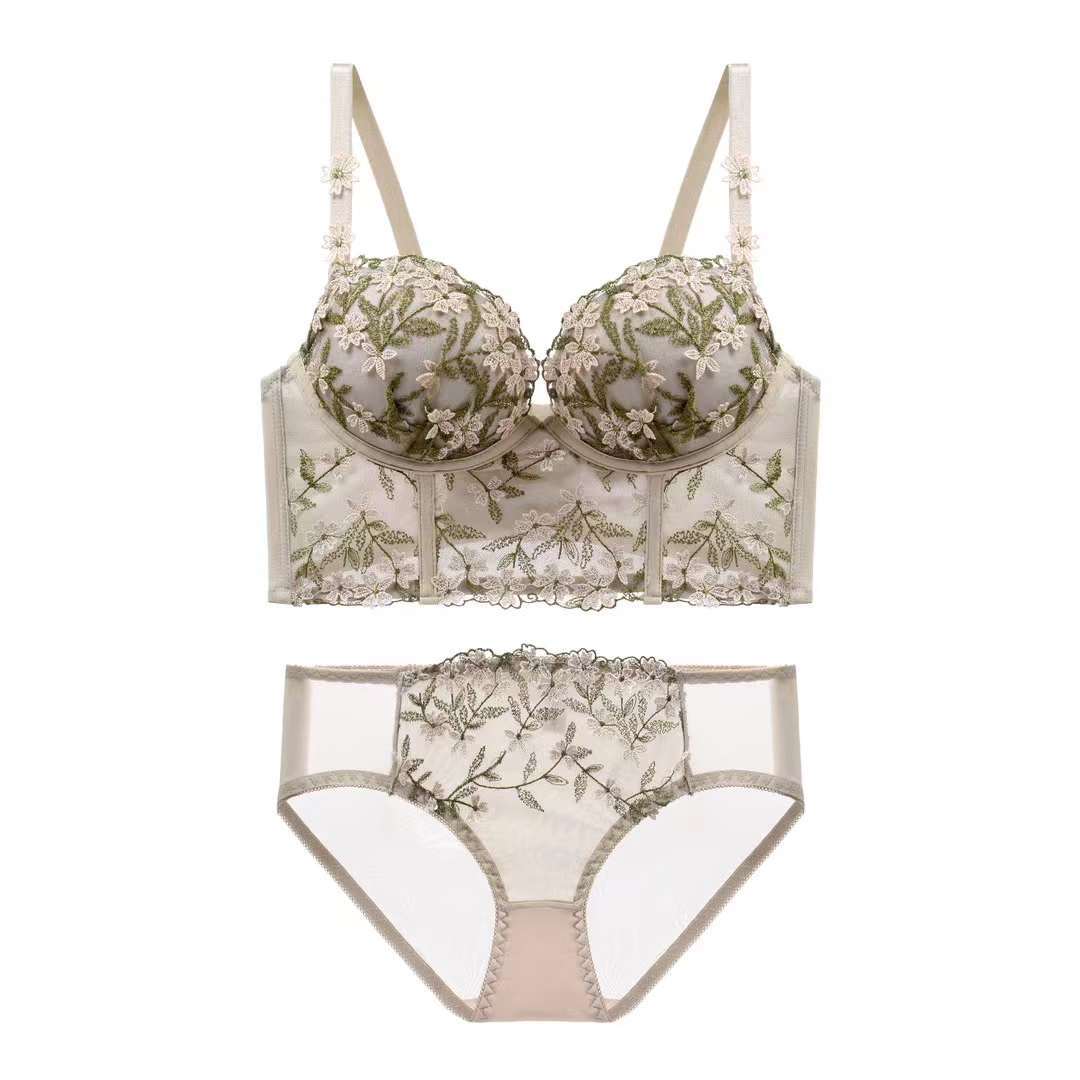 Ivoire · NW IN-A01 — embroidered French-lace bralette
