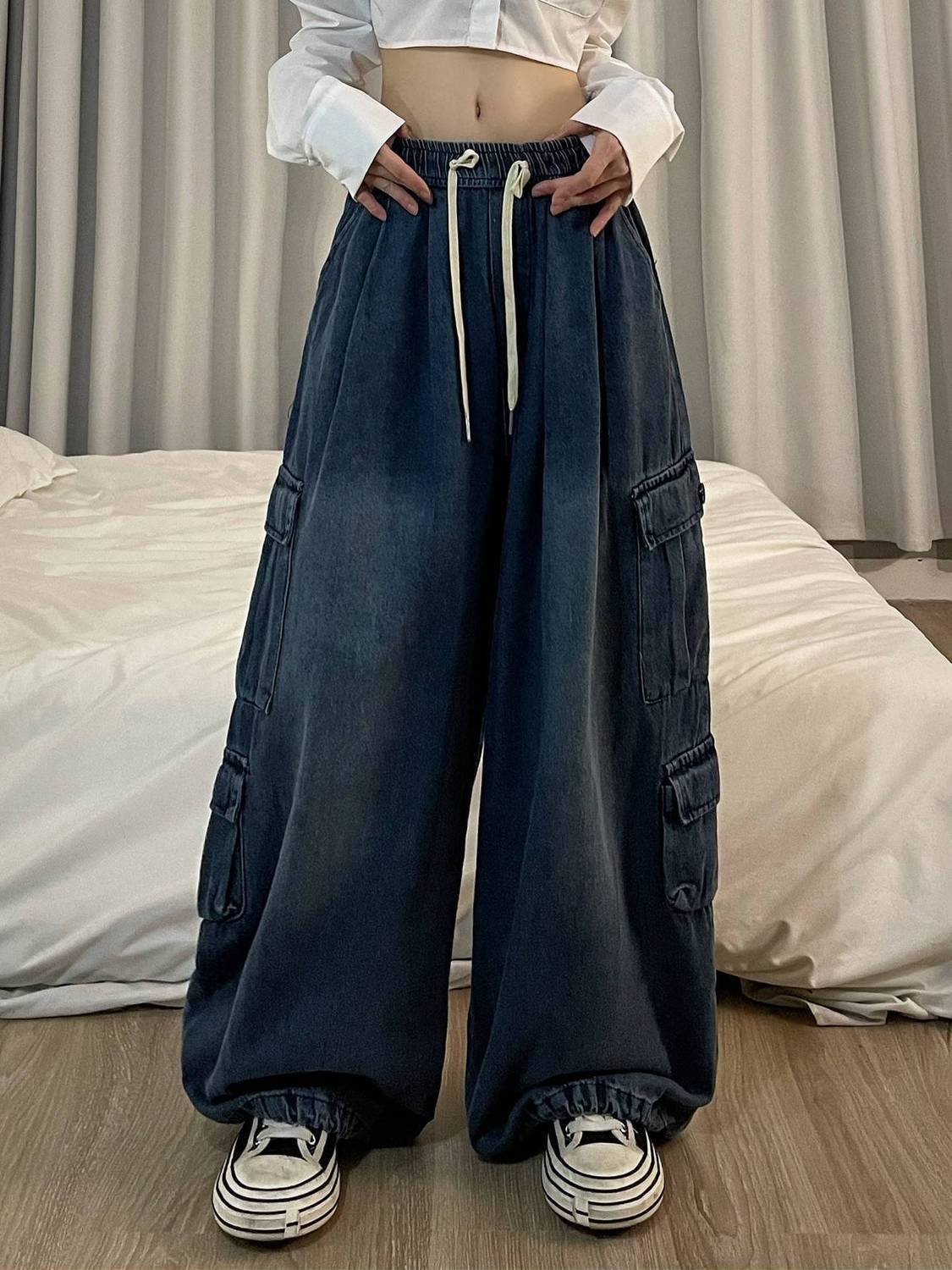 Coal · NW DN-13 — the wide-leg