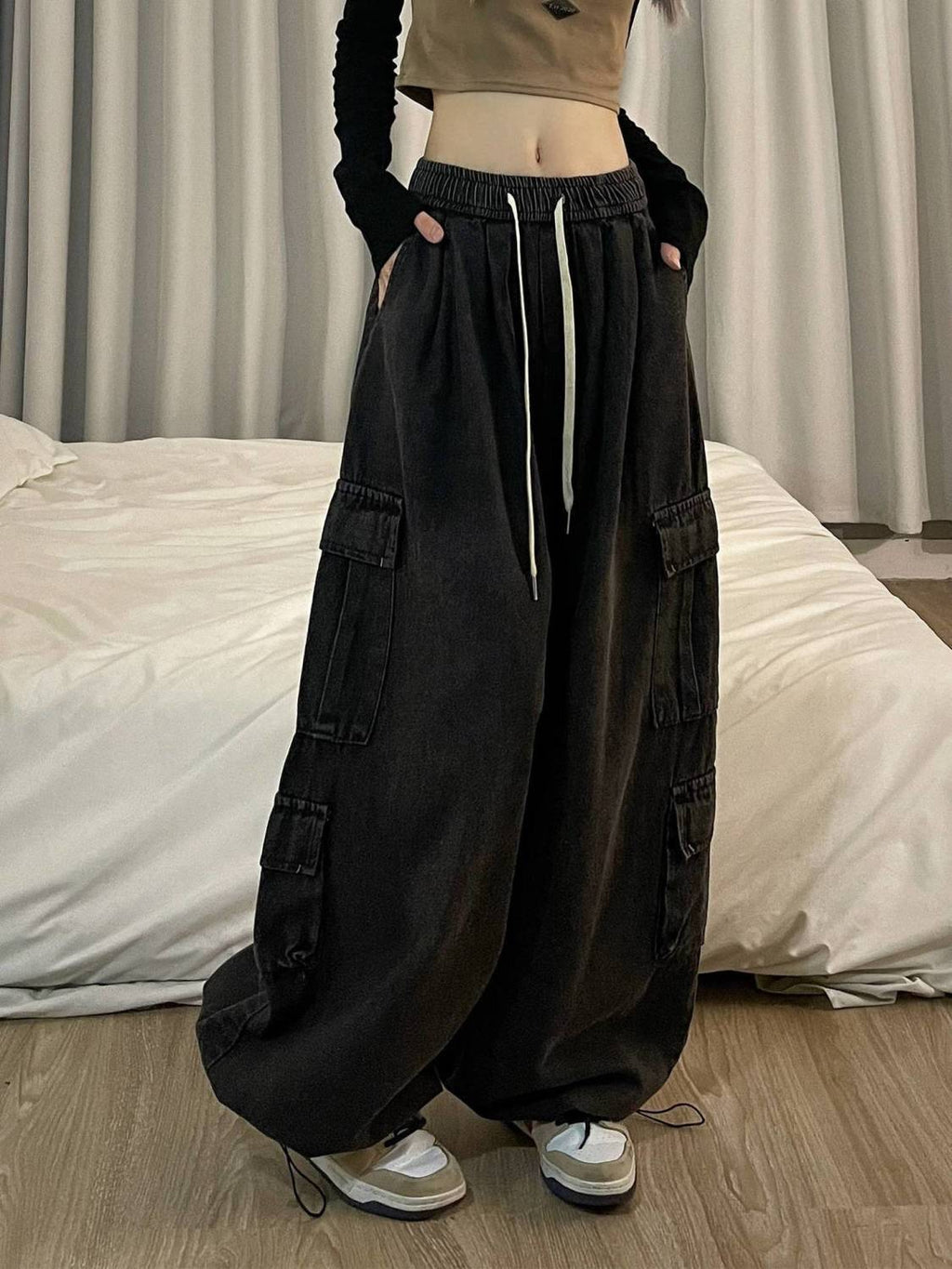 Coal · NW DN-13 — the wide-leg